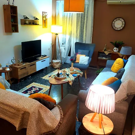 ζεστό παραδοσιακό σπιτι *