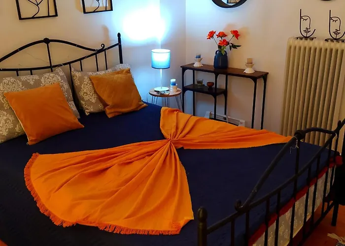 ζεστό παραδοσιακό σπιτι * Каламата