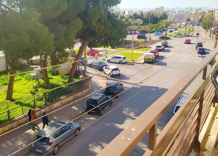 ζεστό παραδοσιακό σπιτι * Каламата